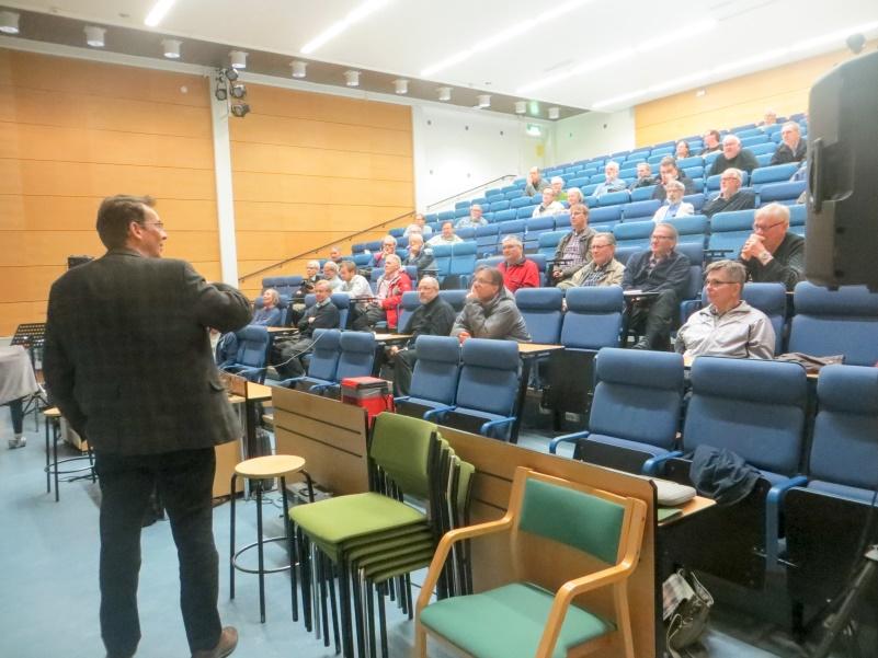 Aurinkokunnan kohteet. Linnunradan ulkopuolelta etäisyysstandardi Magellanin pilviin, nopeat supernovahälytykset, kvasaarit, punasiirtymät, gravitaatiomikrolinssit ja suhteellisuusteorian parametrit.