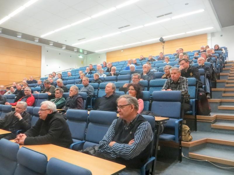 Markku Poutanen esitteli aluksi kaikki nykyiset ja tulevat satelliittinavigointijärjestelmät (GNSS).