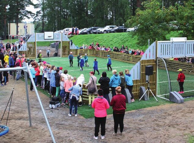 Liikunnan riemua koettiin elo syyskuun vaihteessa upouusien Ässäkenttien avajaisissa sekä Mänttä-Vilppulan Savosenmäen koululla (kuvissa) että Karvian yhtenäiskoululla.