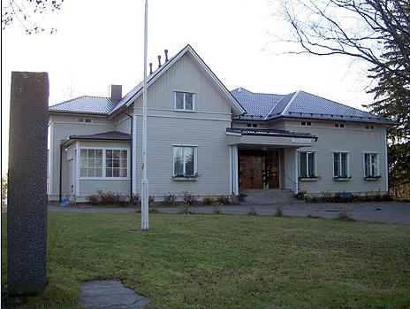 Muut aiemmin laaditut suunnitelmat koskien koko Saarijärven keskustaa Selvitys Saarijärven keskustan kaupallisesta kehittämisestä (Tuomas Santasalo Ky) on laadittu v. 2002.