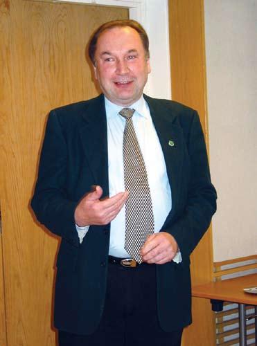 Snooker lajipäällikön katsaus Snookerkatsaus 3/2010 Kulttuuritalon SM-finaalit ja tänä vuonna viiden eri pelimuodon näytös oli taas osoitus biljardilajien yhteen hiileen puhaltamisesta.