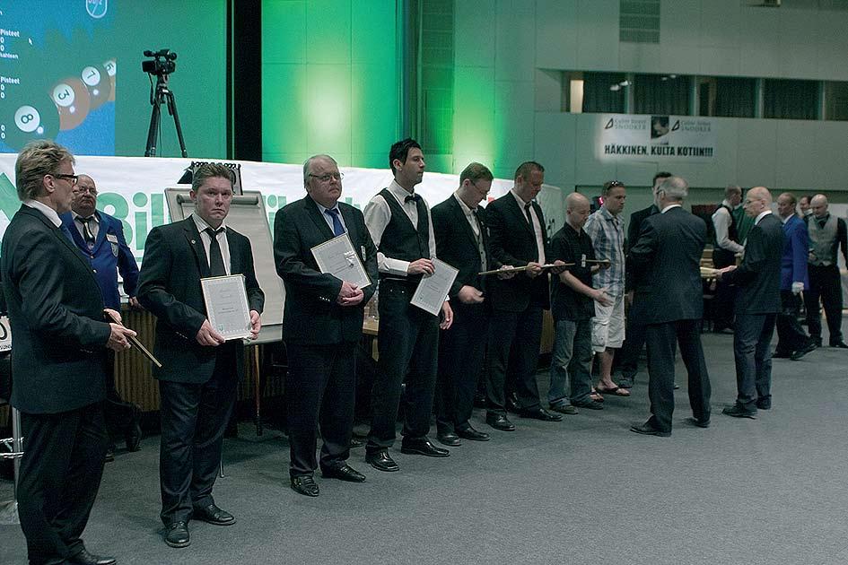 3-sarjaan) kertalisenssi 20 euroa, kertalisenssi naiset ja juniorit 10 euroa Lisenssimaksut