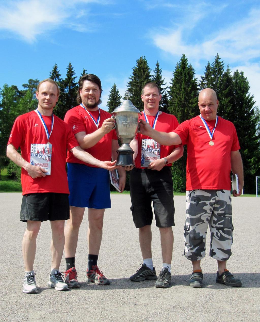 SUOMENMESTARIT Joukkuepeli Miehet Suomenmestarit 2011 Helsingin Suojärveläisten Seura (Väinö Oksman, Veli-Pekka Ehoniemi, Mika Räsänen, Valeri Kononen) Vuosi # Seura Kilpailupaikka 2010 1 Kuopion