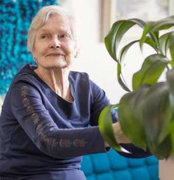 Kuudennessa eli ylimmässä kerroksessa sijaitsevat asukkaiden yhteiskäytössä olevat saunaosasto ja kerhohuone.