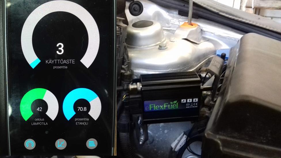 Poveria biomassasta hanke 7 Kuva 6: eflexfuel ohjausyksikkö asennettuna. Boxiin voidaan ottaa älypuhelimella tai tabletilla yhteys, josta voidaan seurata mm.
