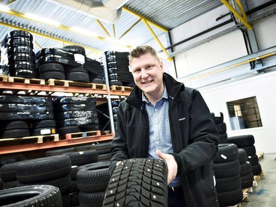 Renkaat: mustat ja pyöreät versus Black Donuts Nokia renkaatkin järjesti YT-neuvottelut. Onko tämä järkevää säästöä, työntekijät ovat tärkein voimavara.
