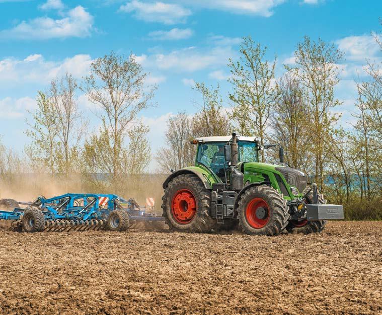Päivittäinen kuljetuskapasiteetti 37 tonnia enemmän Fendt 900 Vario vakuuttaa jopa 16 % suuremmalla kuljetuskapasiteetillaan* ja huippunopeudella 60 km/h** polttoainetta säästävällä kierrosnopeudella