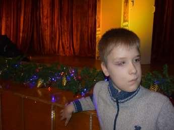 pääsiäis- ja joulu- myyjäisistä saduilla rahoilla (200 ) oli tuettu ukrainalaispojan Maximin vaikeaa leikkausta Moskovalaisessa klinikassa. 4.