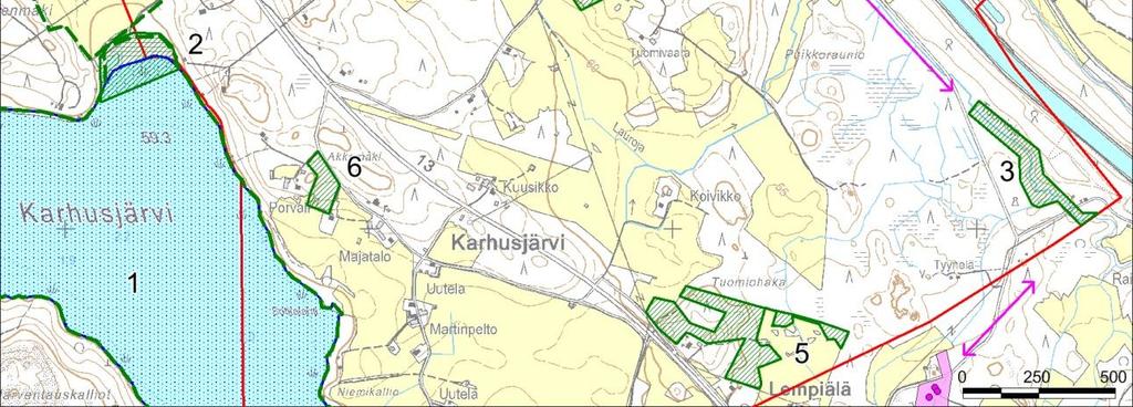 Sen keskiosa on v avointa saranevaa, jonka lajeja ovat sarat sekä tupasvilla, raate, kurjenjalka, vaivero, suokukka ja suokorte.