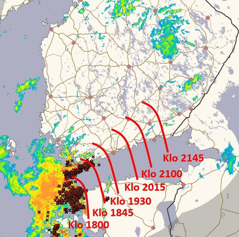 Neljäs Luova-tiedote 12.8.2017 klo 18:04 Muutokset edelliseen tiedotteeseen verrattuna: 1) Ukkoset alkoivat kehittyä noin tunnin säämalleja myöhemmin ja 100-150 km idempänä.