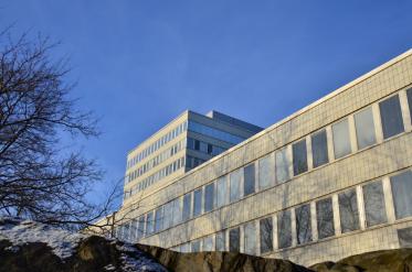 Kuulimme miten 1960 luvulla Haka myös kuulla, että sen aikainen slogan oli niemi ja Merihaka suunniteltiin ja toteutet kompaktikaupunki on kontaktikaupunki. tiin.