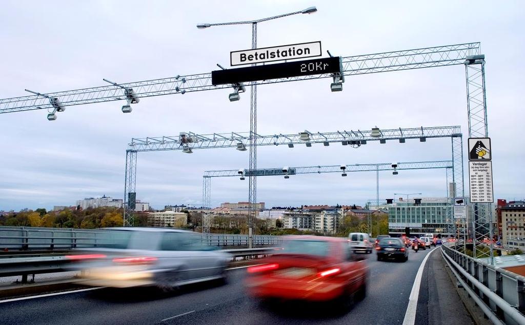INFRASTRUKTUURI ELEKTRONISET TIETULLIT Järjestelmä tunnistaa portin läpi ajavien autojen rekisterikilvet automaattisesti kameroiden avulla.
