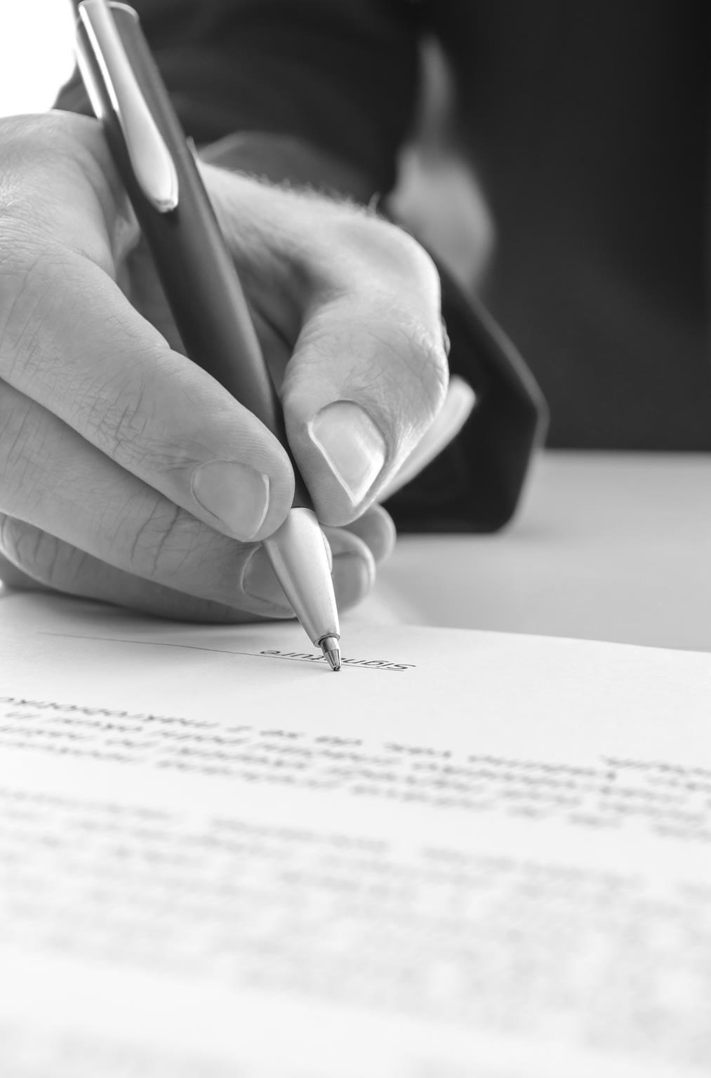 ESIMERKKEJÄ TOIMEKSIANNOISTA CASE 1: MARKKINA-ANALYYSI Projektissa selvitettiin markkinoiden eroavaisuuksia eri EU-maiden kesken.