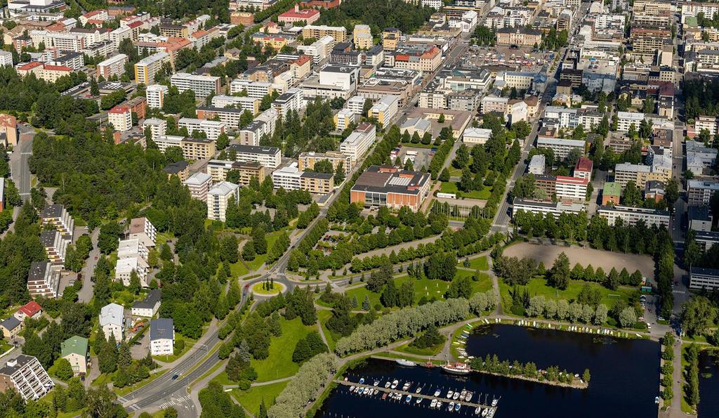 3.1.3 Rakennettu ympäristö MUSIIKIKESKUKSEN YMPÄRISTÖ JA LUMIT 9 Kaava-alueen keskeisimmät ja säilytettävät rakennukset ovat Musiikkikeskuksen lisäksi Kuopion Yhteiskoulun vanha osa, Pumpputorin