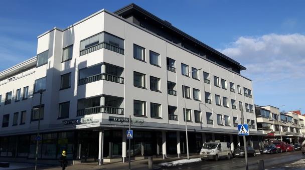 Johtava rakennustarkastaja Rakennus- ja lvi-tarkastajat Lupakäsittelyssä ja päätöksenteossa huomioitu asemakaavamääräykset ja pohjavesialueita koskevat määräykset.