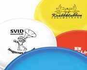 16 Aktiivinen Frisbee Frisbeen kanssa kaikilla on hauskaa - anna logosi lentää rannalla, puistossa tai festareilla. Muovinen frisbee on saatavana värillisenä tai läpikuultavana. Mitat: Ø 215 mm.