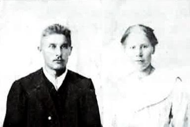 25 Heikki ja Anna Jäppinen(1912) Heikin tiedetään työskennelleen kaivosmiehenä Sudburyn kaivosalueella, joka tunnetaan kullan, kuparin ja nikkelin tuotannosta.