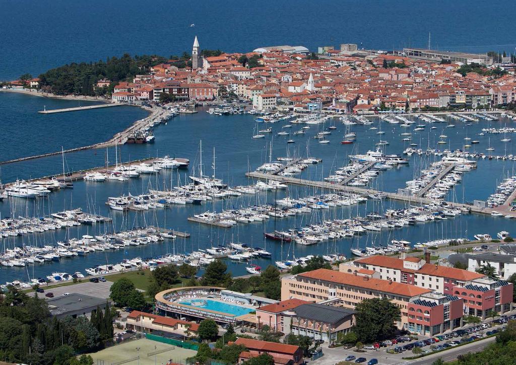 Izola, Slovenia Izola on 6 000 asukkaan pieni kaupunki pohjoisen Adrianmeren rannalla.