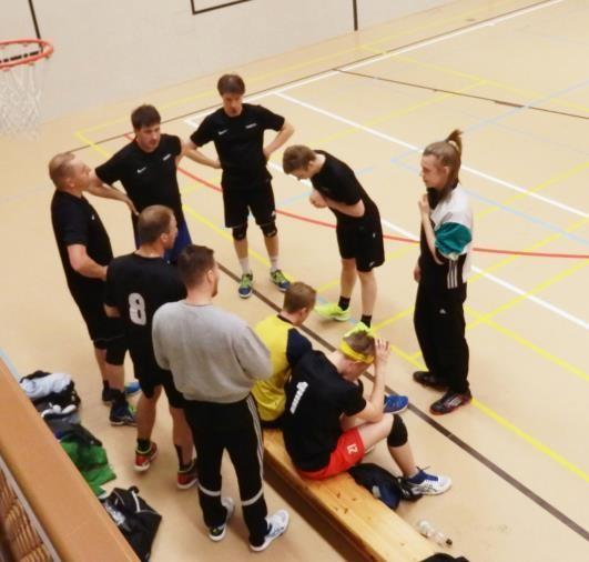 Wartti hävisi avausottelun kohteliaasti isäntäjoukkueelle Pyrinnölle 3-0, mutta voitti Sumiaisten Kunnon 2-1.