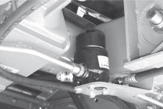 Pos: 52.43.2 /Überschriften/Überschriften 3/F-J/HHydraulikölfilter wechseln @ 34\mod_255587384500_7.docx @ 32407 @ 3 @ Pos: 52.43.23 /BA/Wartung/Umwelt/Hinweis Entsorgen / Lagern von Öle und Ölfilter Umwelt @ 32\mod_25303757_7.