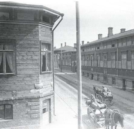 Se liitettiin Tampereeseen vuonna 1877 ja kaavoitettiin pian sen jälkeen uutta rakentamista ohjaavaan ruutukaavamuotoon. Vasemmalla Verkatehtaankatu v.