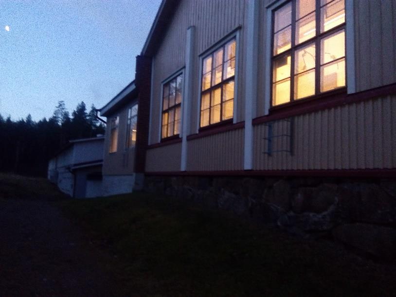 alapohjarakenne on erilainen (betonilaatta, alla