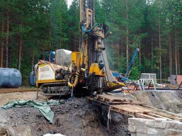 kaivannon olla riittävän iso koko koneelle ja porarille.