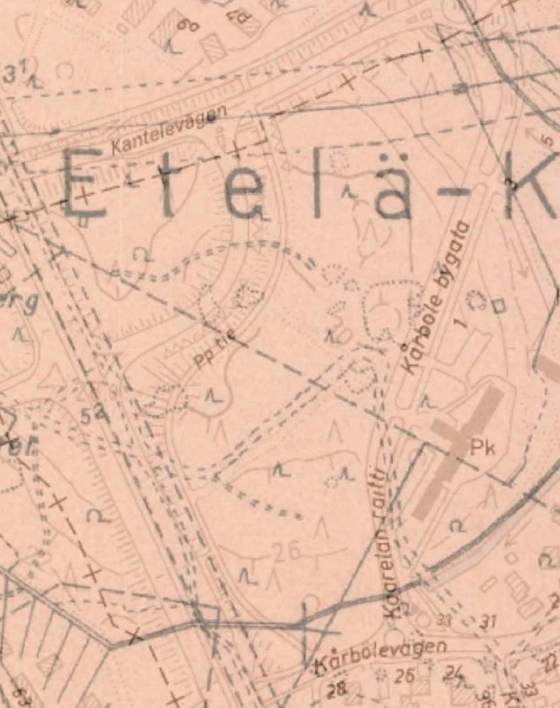 Kiinteistökartta vuodelta 194. Kartassa erottuu tykkitie ja sen muodostama mutka tien koillis- ja pohjoispuolella sijaitsevan tuliaseman edustalla.