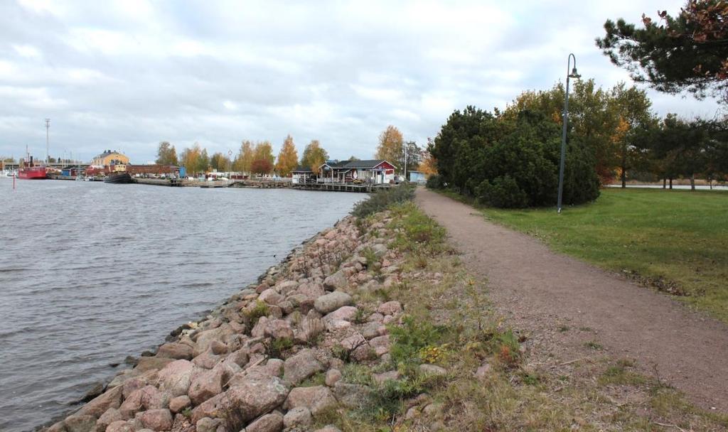 FCG SUUNNITTELU JA TEKNIIKKA OY Yleissuunnitelma 3 (19) Kuva 3. Rampsinkarin puistoalueen nykyistä rantaluiskaa.