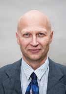 -näytelmän. Tämän komedian maustoimme lauluin ja tanssein.