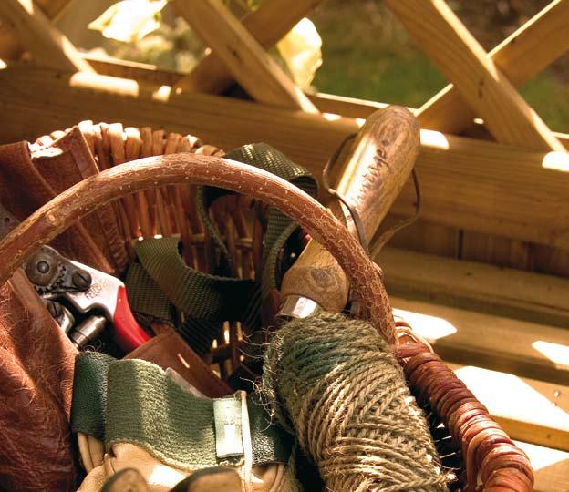 Älä jätä tuotetta lammikoiksi terassin pintaan. Yleisesti tuotteet on hyvä käsitellä kertaalleen ennen asennusta ja kerran asennuksen jälkeen. Näin myös kiinnityskohdat tulee suojattua.