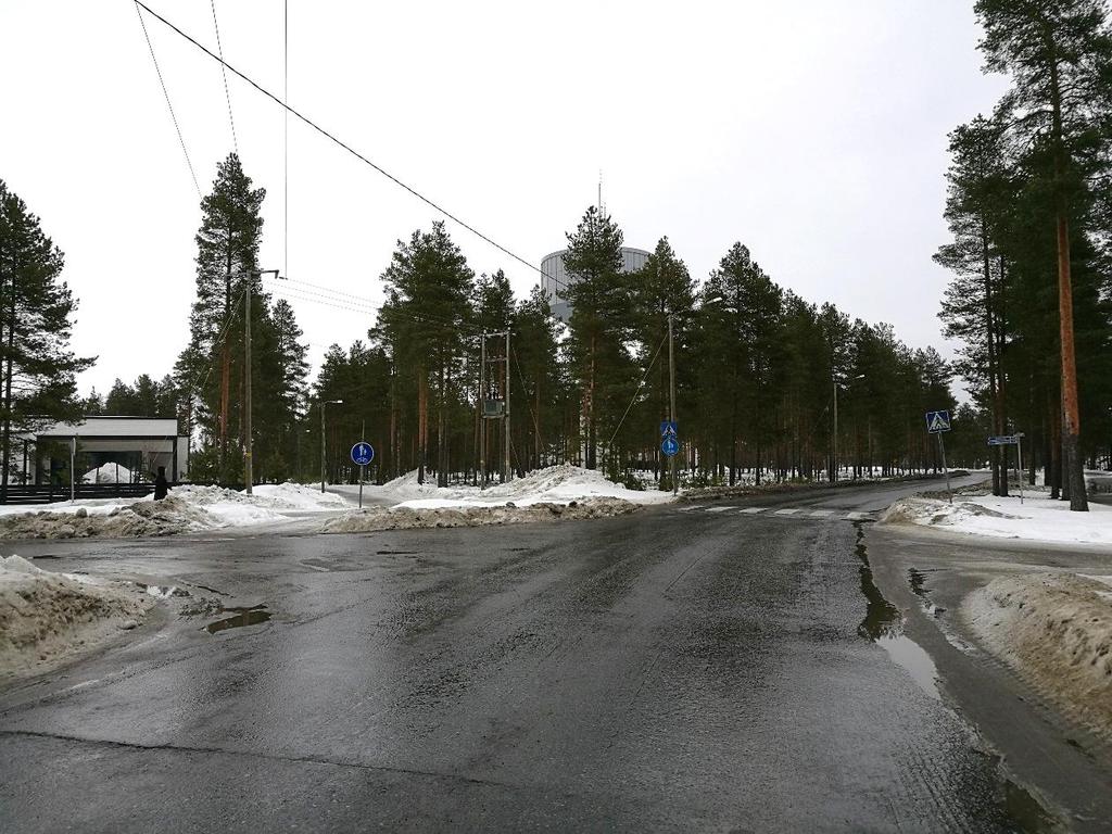 Niittyrannantien liikenneturvallisuus 3.4.2017 6 (12) 2 Maastohavainnot Työn aikana toteutettiin maastokäynti. Maastokäynnille osallistuivat Kempeleen kunnasta Eelis Rankka ja Sitosta Minna Koukkula.
