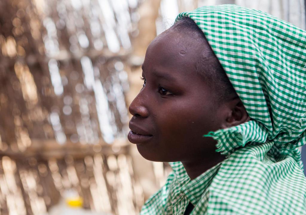 Lydia joutui eroon vanhemmistaan UNICEF/UNI196122/Esiebo 15-vuotias Lydia Anthony asuu perheineen nigerialaisille pakolaisille tarkoitetussa Minawaon pakolaisleirissä Kamerunissa.