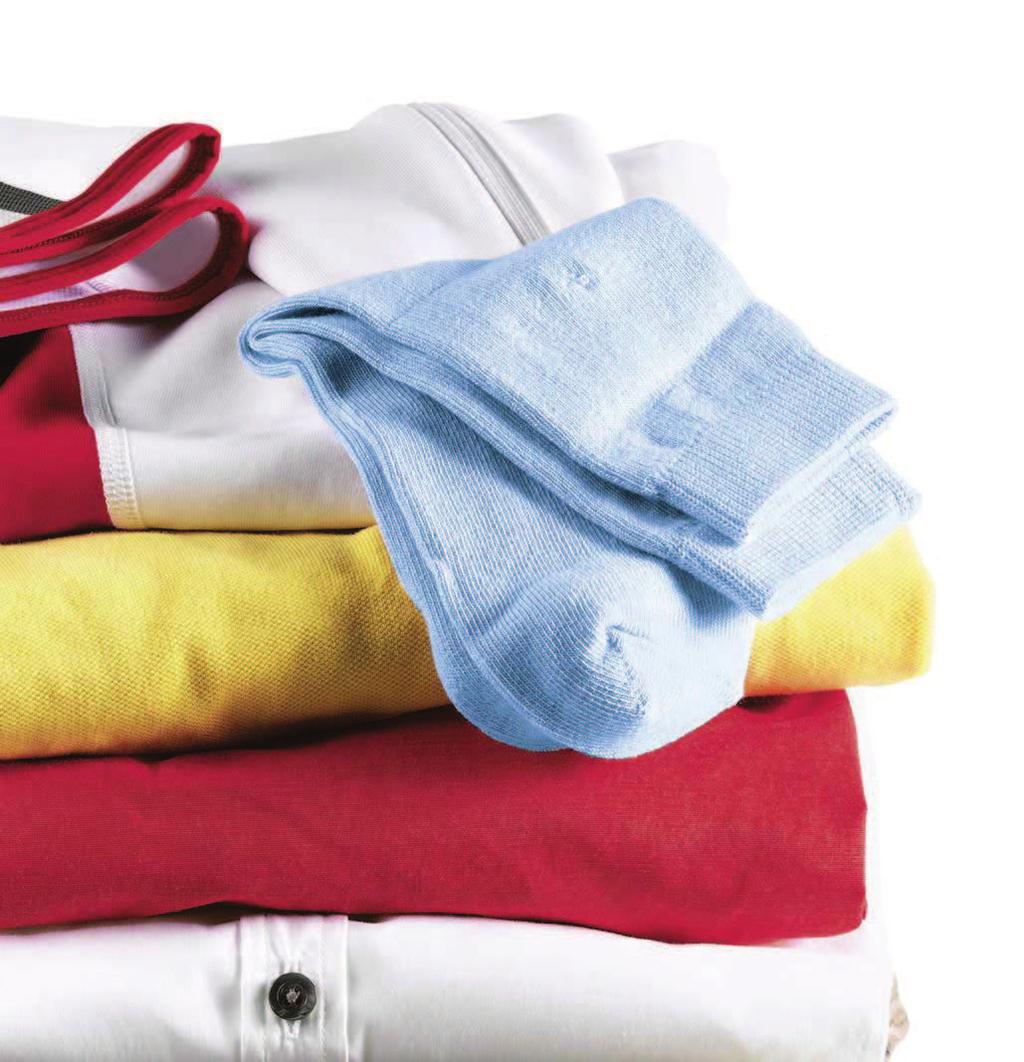 tahranpoistoaineella/pesubensiinillä, voivat aiheuttaa räjähdyksen pyykinpesukoneessa. Huuhtele tällaiset tekstiilit huolellisesti käsin ennen koneeseen laittamista.
