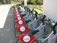 Sevillan tilanne nyt Uutta vihreäpintaista pyörätien runkoverkkoa on nyt rakennettuna123 km Kaupunkipyörät käytössä (2500 pyörää 250 asemassa) ja lisää on