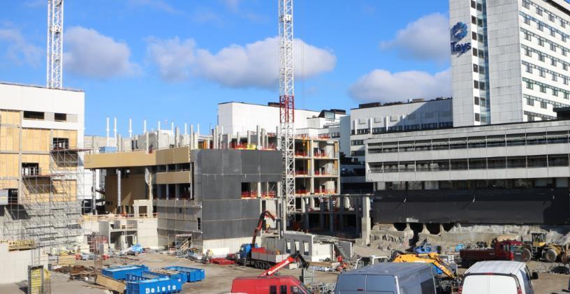 Tampereen yliopistollisen sairaalan laajennus 2016 2017, maanpaineseinät ja perustukset Kohteessa vaihdettiin suunnitellut pintaeristeratkaisut Xypex Admix ratkaisuun.