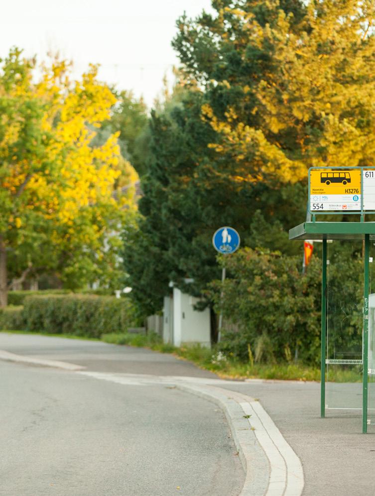 Honkasuo Bussilinjat: 37, 39N, 356, 311, 311A, 313, 335, 411, 436N, 510, 510B, 565, 571 Kehä 1 Alle 2 km: Malminkartanon juna-asema, Myyrmäen juna-asema Helsinki Alle 500 m: K-citymarket Vantaa