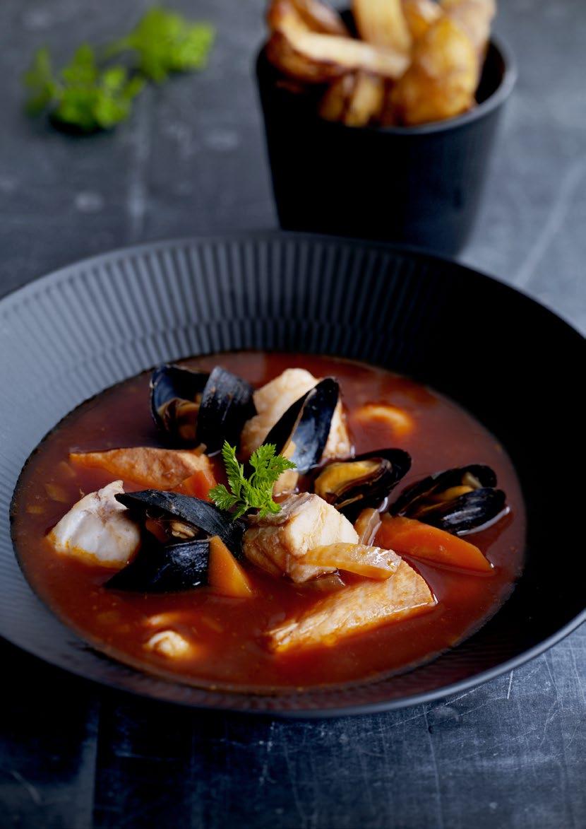 resepti (10 hengelle) Bouillabaisse rapeaa perunaa ja sahramiaiolia Bouillabaisse 16 Knorr Professional Fond Äyriäinen g 0 minuuttia Sahramiaioli Fond Äyriäinen 200 g Hellmann s Real Majoneesia 20 g