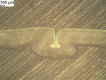 Suuremmalla kehävoimalla valmistetun vuoan rypyn syvyys on noin 400µm, kun taas pienemmällä kehävoimalla valmistetun vuoan rypyn syvyys on vain noin 250 µm.