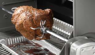 Hiilikaukalon keskelle tehdään keko hiilistä ja käytetään grillin kaasupoltinta sytyttämään hiilet ilman sytytysnesteitä tai erillisiä sytykkeitä.
