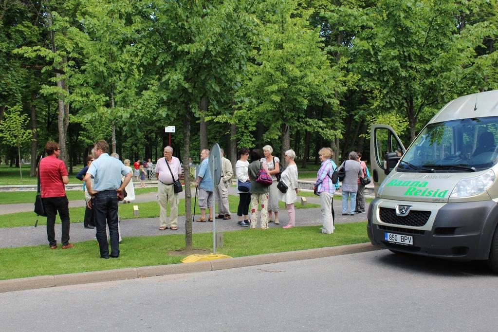 Tallinna-Naissaaren matka 29.-30.6.2016 Kokoonnuimme Tallinna kadulle linja-autoaseman kohdalle tuttuun lähtöpaikkaamme 29.6.2016 klo 7.15.