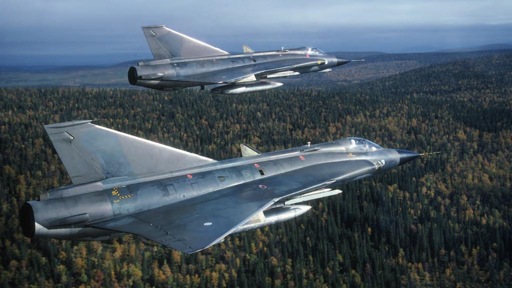 HävLLv 11:n Draken-pari harjoituslennolla Lapin tunturimaisemassa syyskuussa 1999. Kuvassa edestä Saab 35FS Draken DK-241 ja 35S DK-203.
