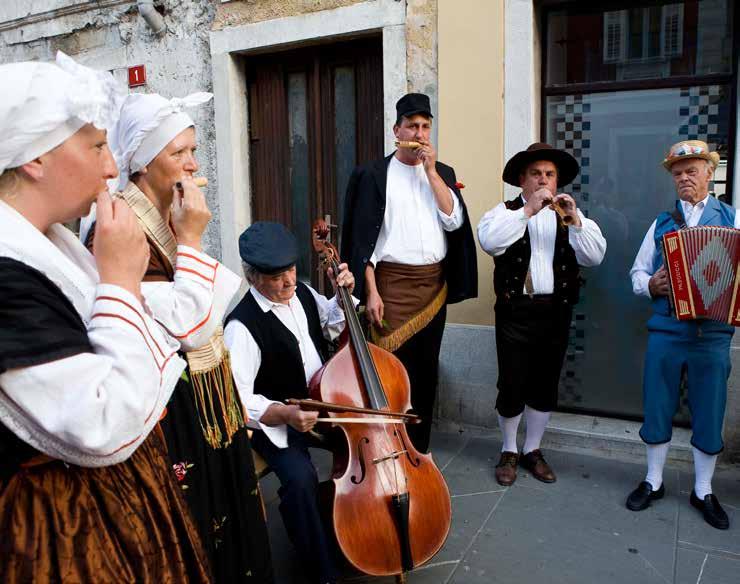 Izola Slovenia March, April, October, November maalis-huhtikuu, loka-marraskuu 380,00 Get to know the locals Tutustumista paikallisiin Sloveniassa Day 1 After a check-in at your hotel and some time