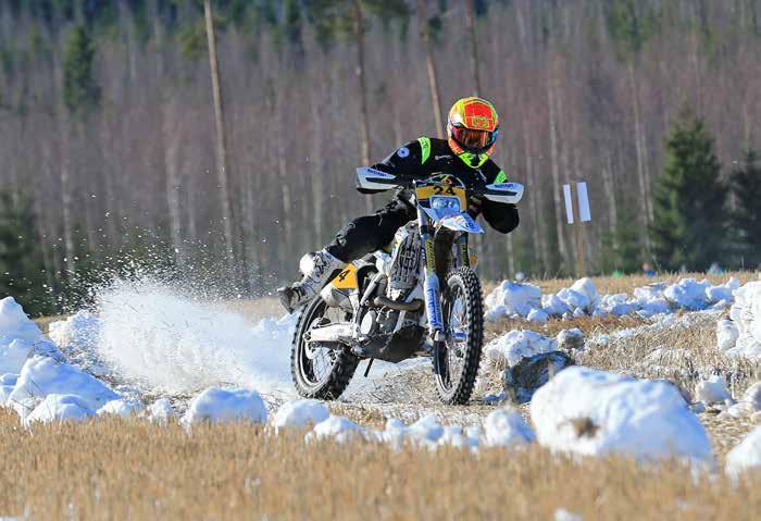 -luokiteltu 78530 105 140/80-18 ED668 70R TT FIM -luokiteltu 78531 117 ED663/ED668 Talviendurossa voit