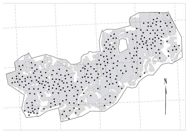 Valkeat kuviot laskenta-alueen sisällä ovat maatiloja, pihapiirejä, metsäsaarekkeita, teitä, joki ja aluetta ympäröivää reunametsää.