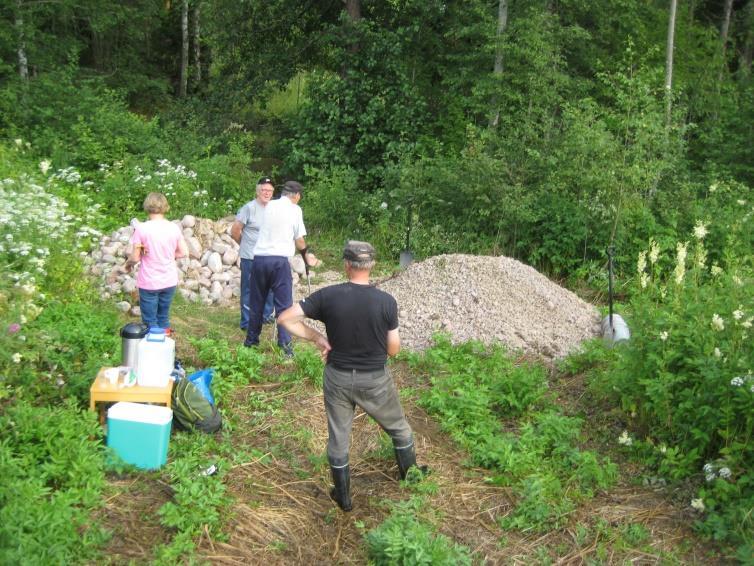 Ihmistenojan purokunnostustalkoot järjestettiin 27.7.2017.