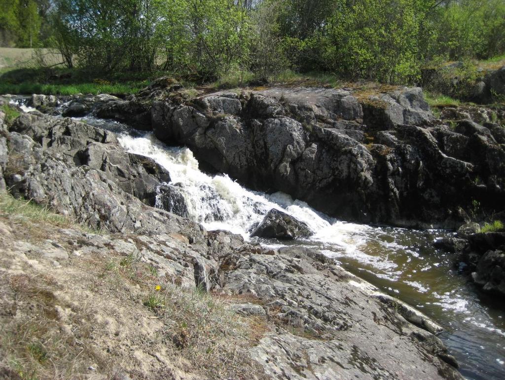 Helpoiten paikalle pääsisi talvella roudan aikaan peltoa pitkin.