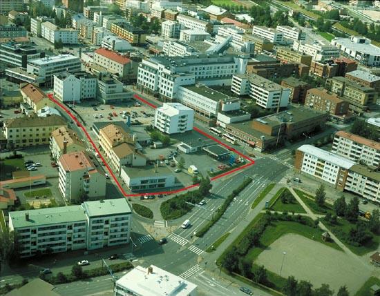 Muutoksessa tarkistettaisiin korttelin kerroslukuja, rakennusoikeuksia, käyttötarkoituksia ja pysäköinti- ja liikennejärjestelyjä sekä rakennussuojeluasioita.