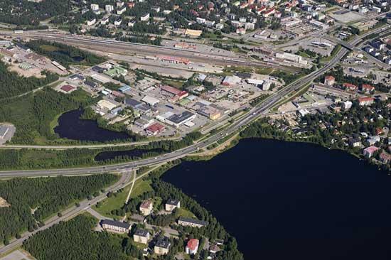 3 LAMPELAN ALUE Nimi: Varastoalue, Aittatie, Varastotie, Vaihdekatu Kuvaus: Tekniset palvelut -osaston maankäyttö on käynnistänyt Varastoalueen asemakaavan uudistamisen.