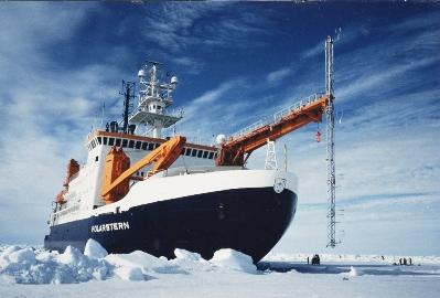 , 1979): requires a good luck - Radiosondes in kites (Guest, Weddell Sea, winter 2005): budget